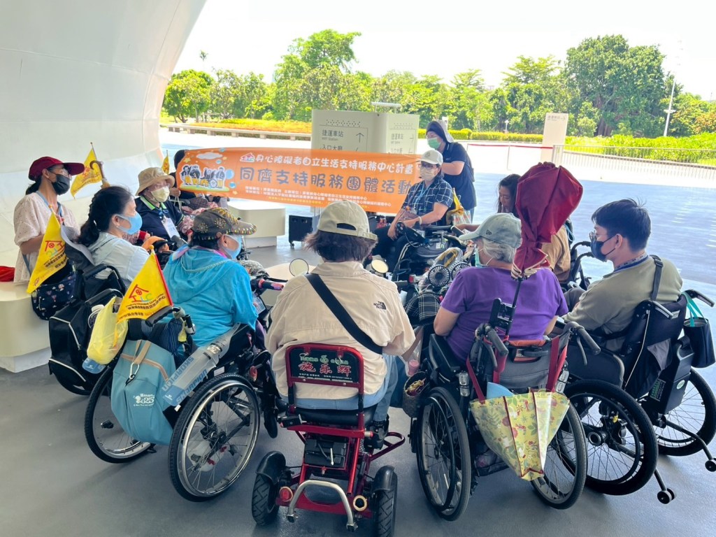 成長團體-如何與服務對象建立關係